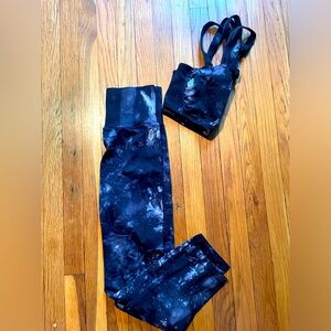 FP Movement by Free People Black Tie-Dye Leggings & Sports Bra Set